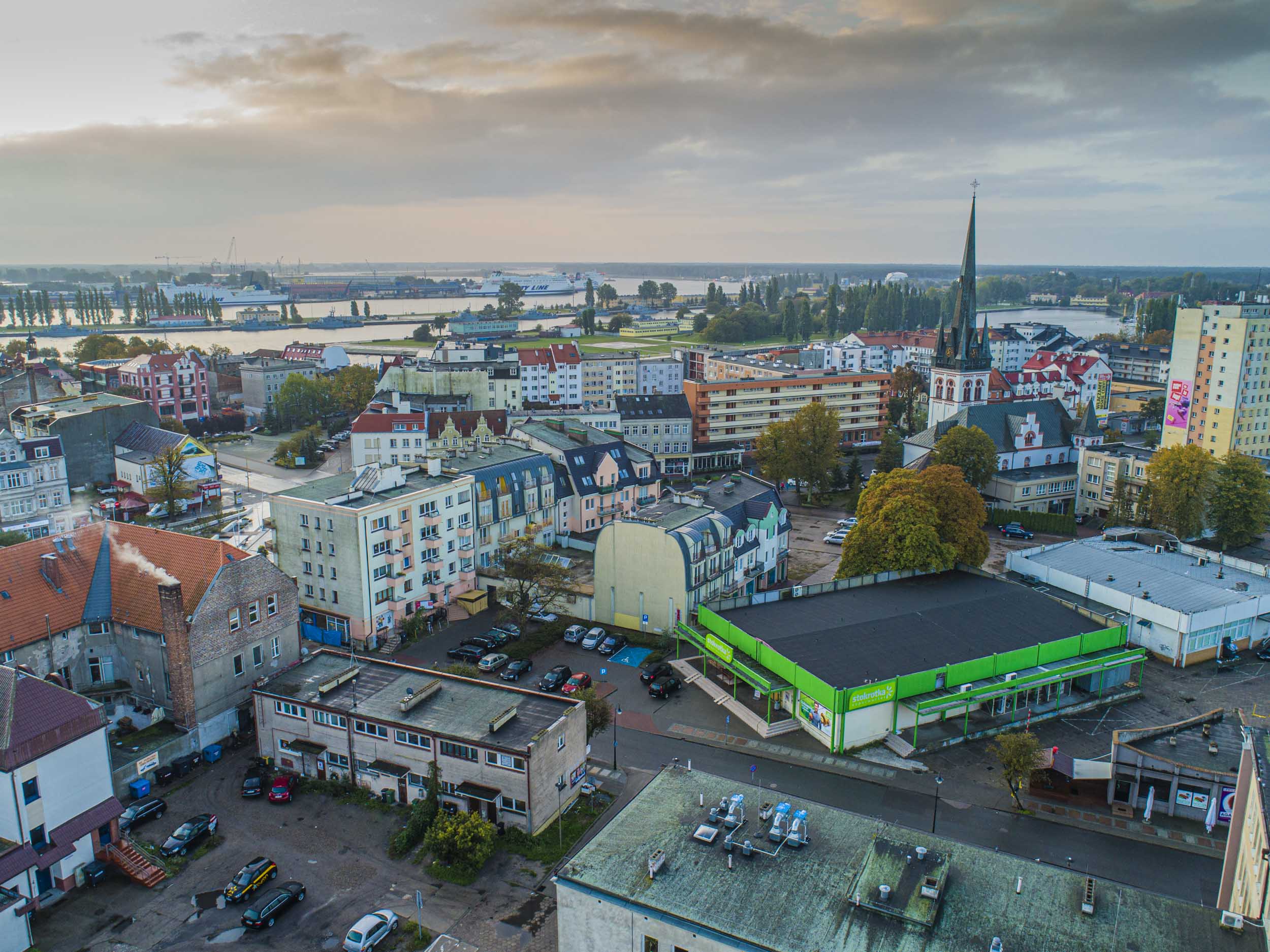 Łódź - miasto w parku - lot nad zielenią miejską