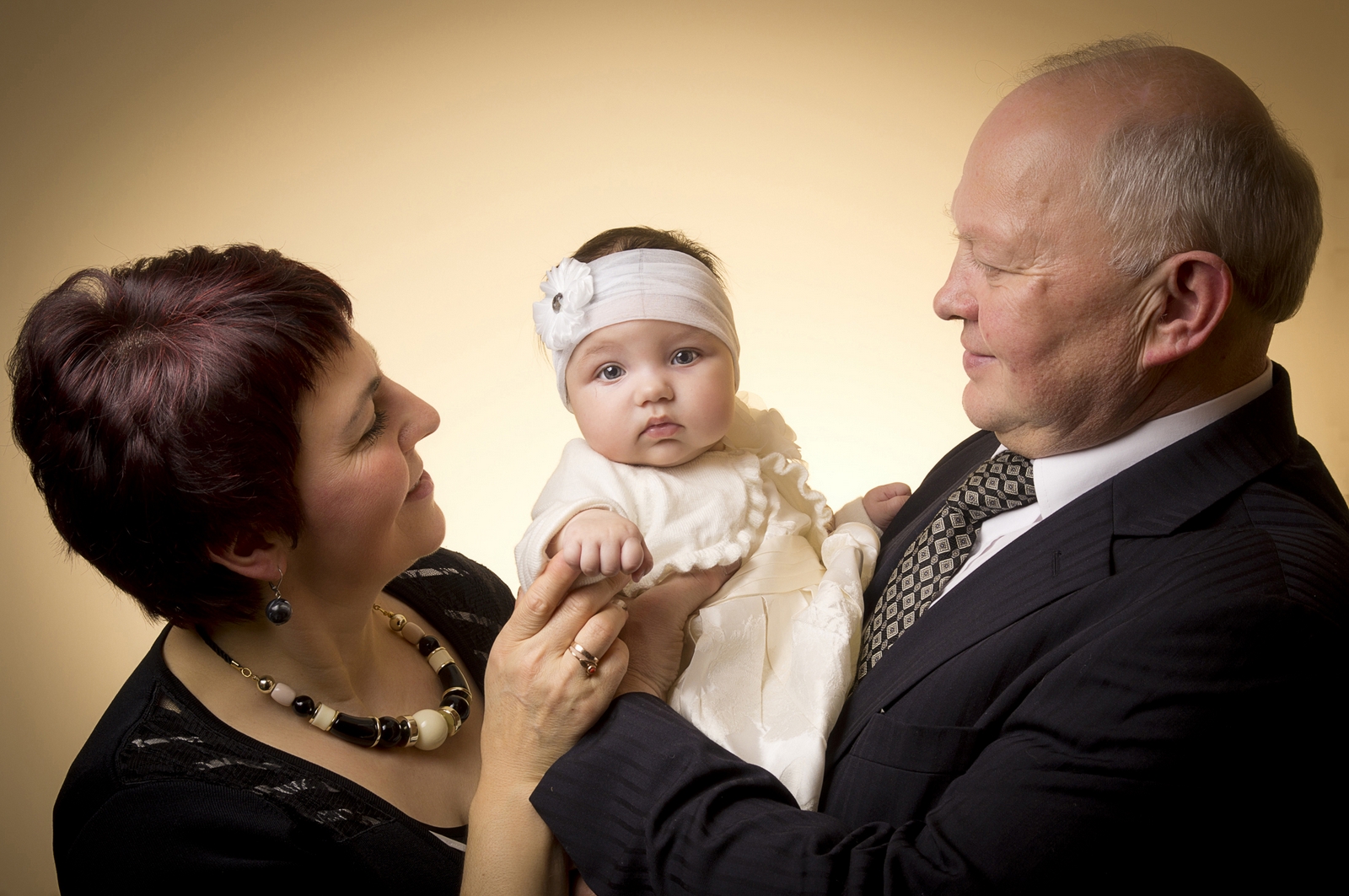 Fotografia chrztu ceny poznacie na spotkaniu z fotografem w studio