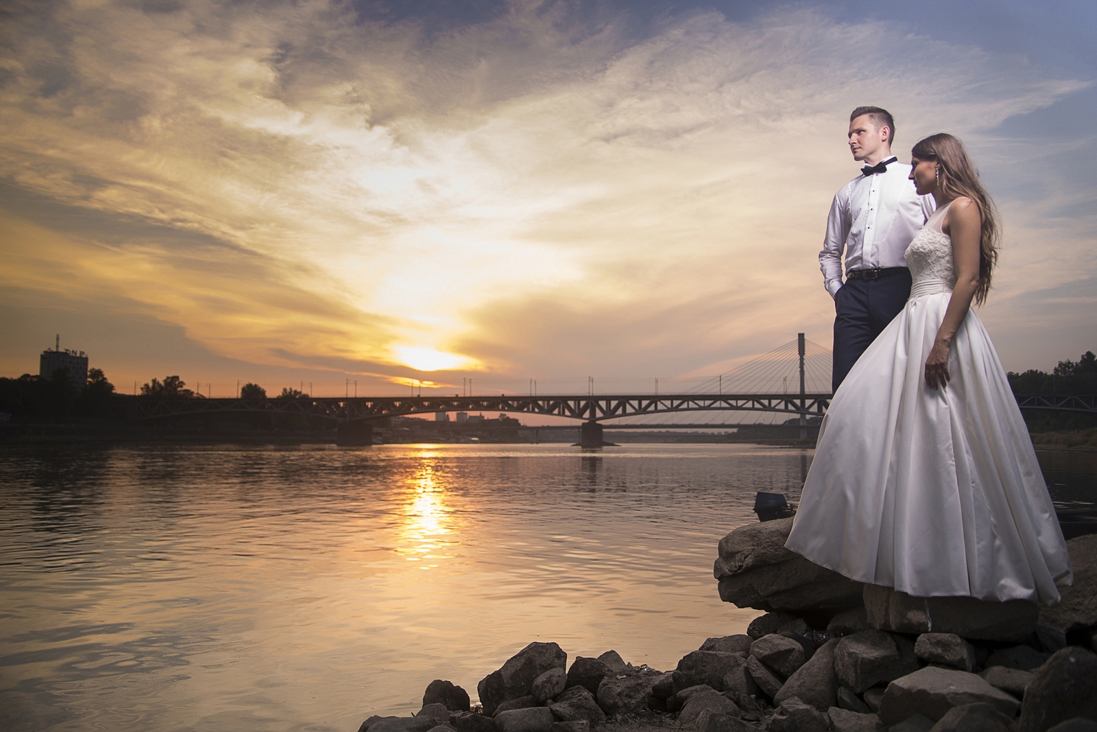 Fotograf ślubny łódź - sesja plenerowa nad rzeką