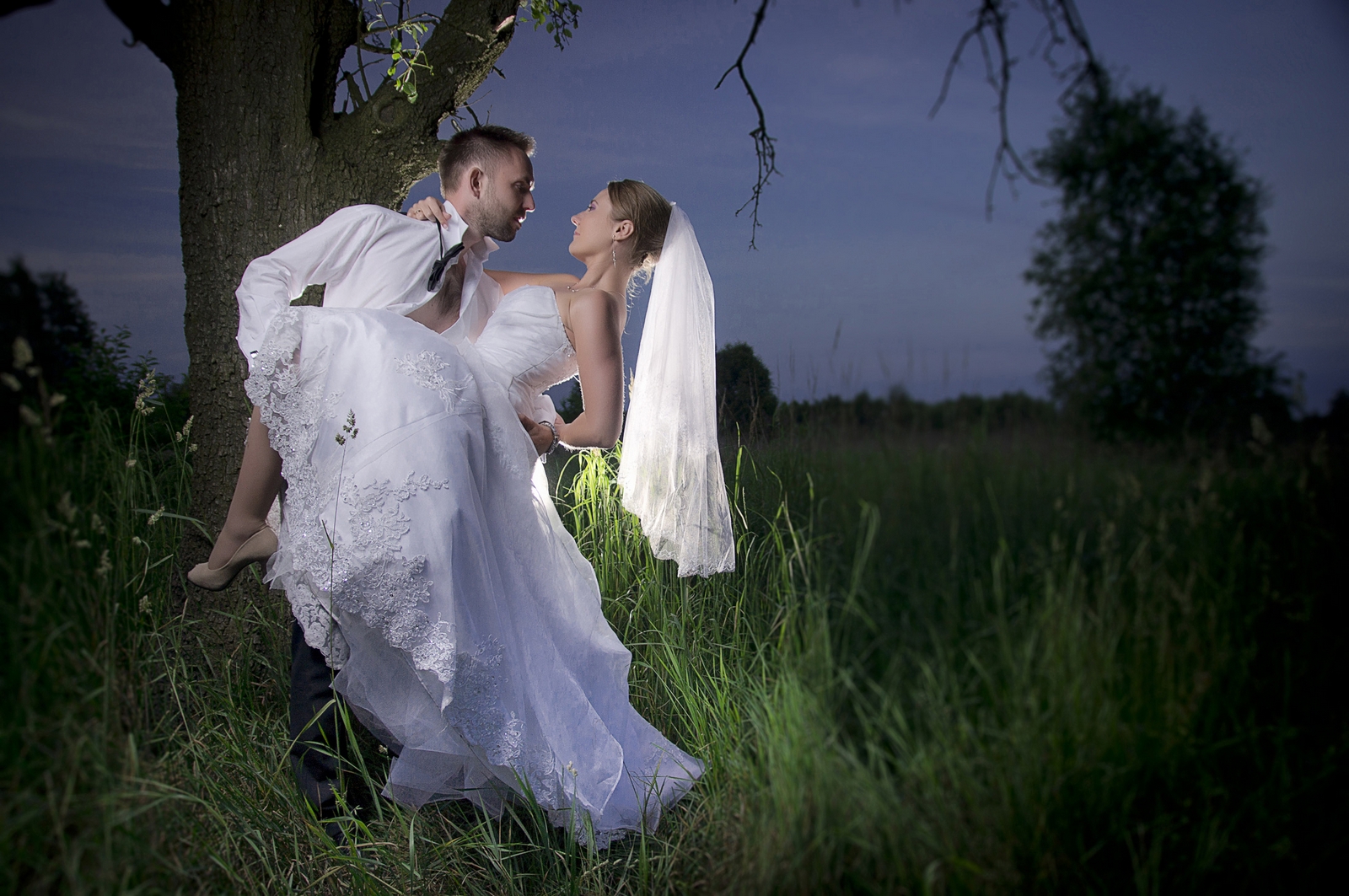 Warszawskie studio fotograficzne – plenerowe sesje fotograficzne dla ślubnych