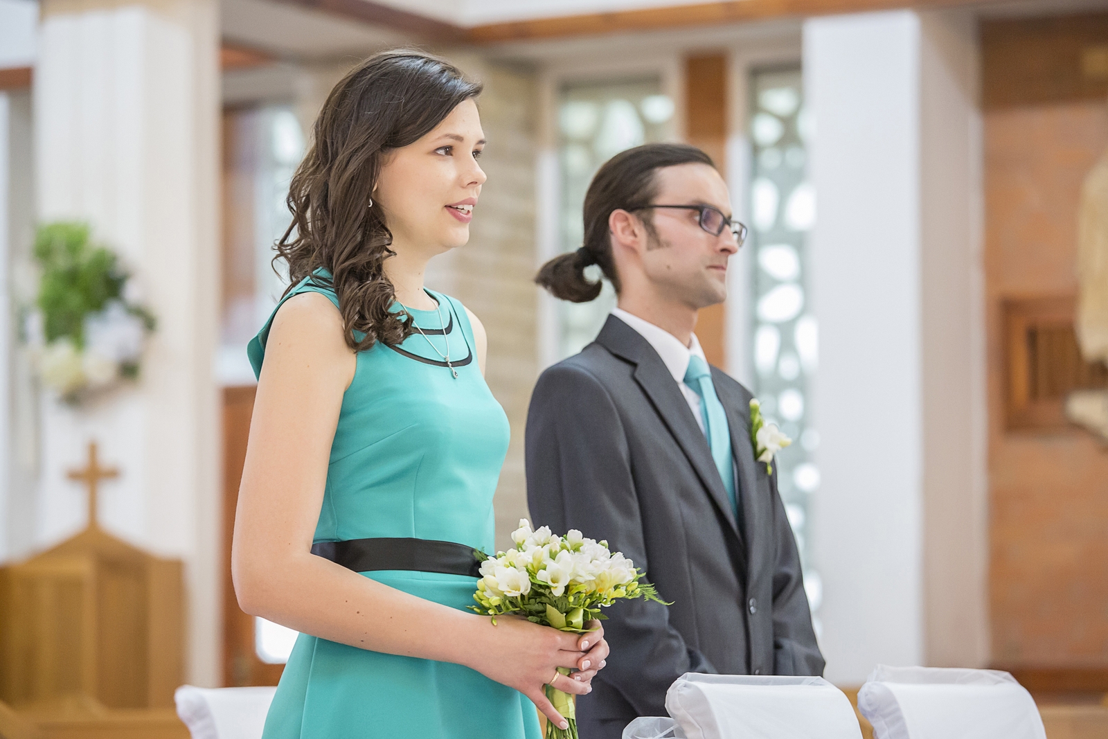 Artystyczna fotografia ślubna na weselu z panem młodym w warszawie i okolicach